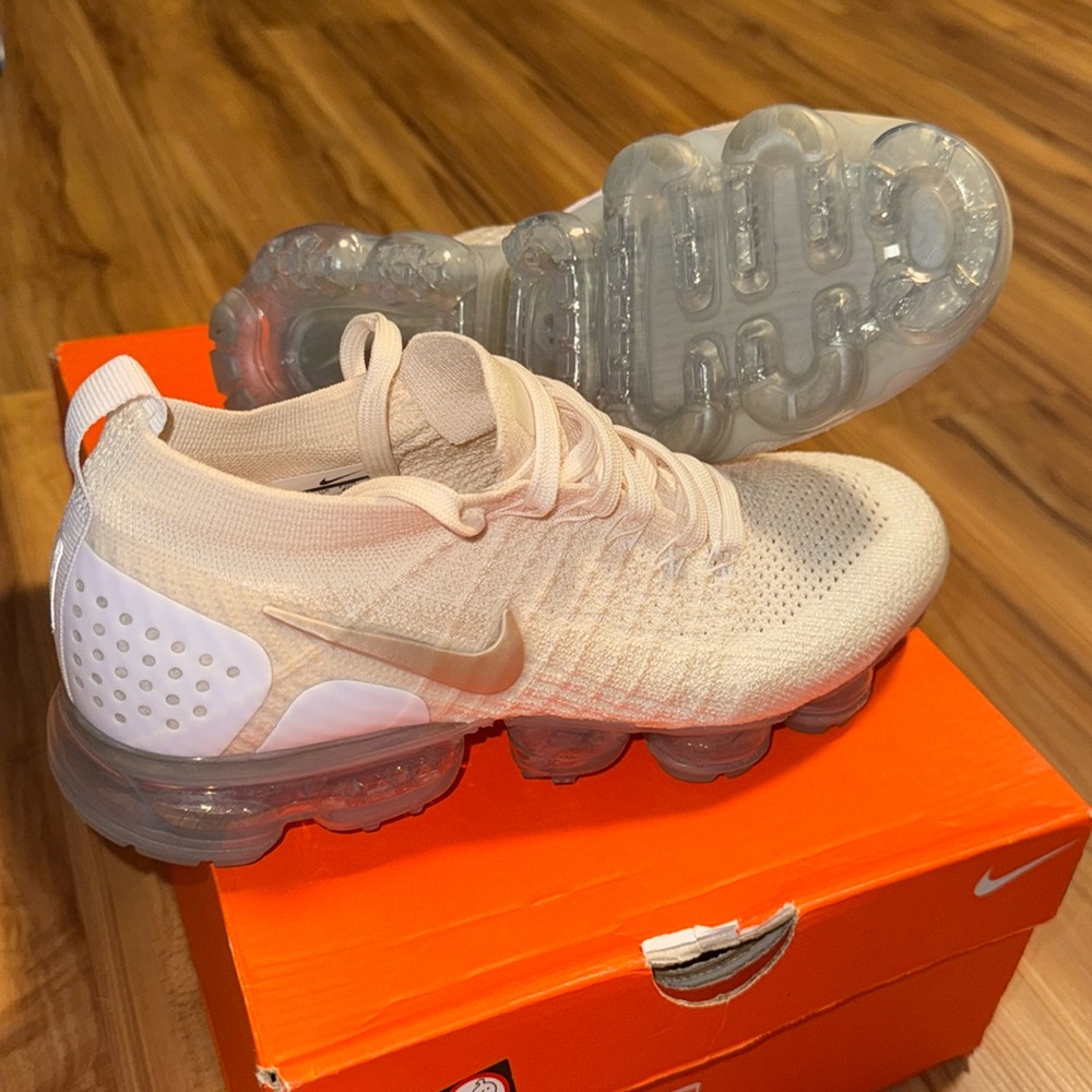 BRAND NEW NIKE VAPORMAX SHOES